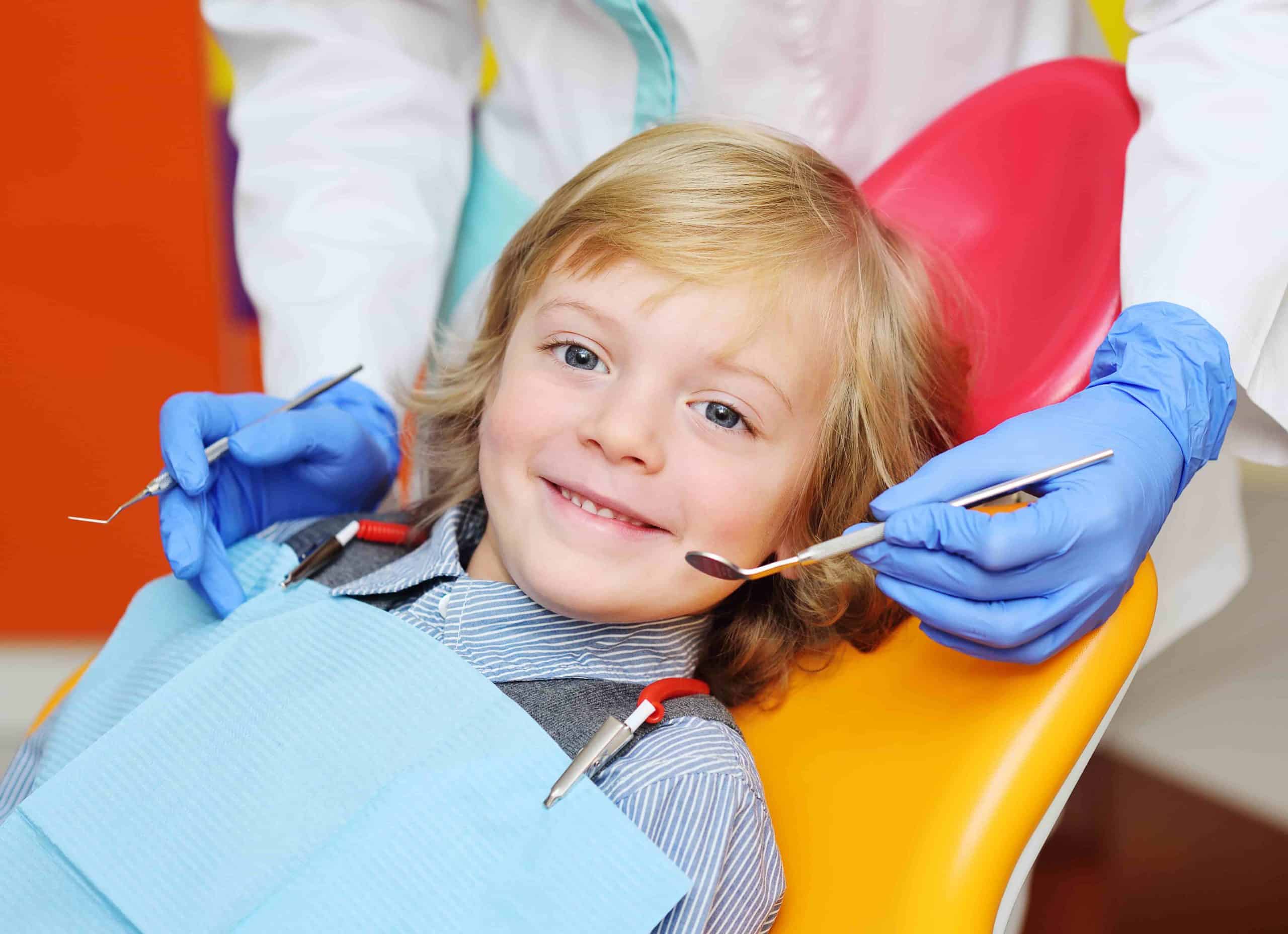 proste zęby u dziecka